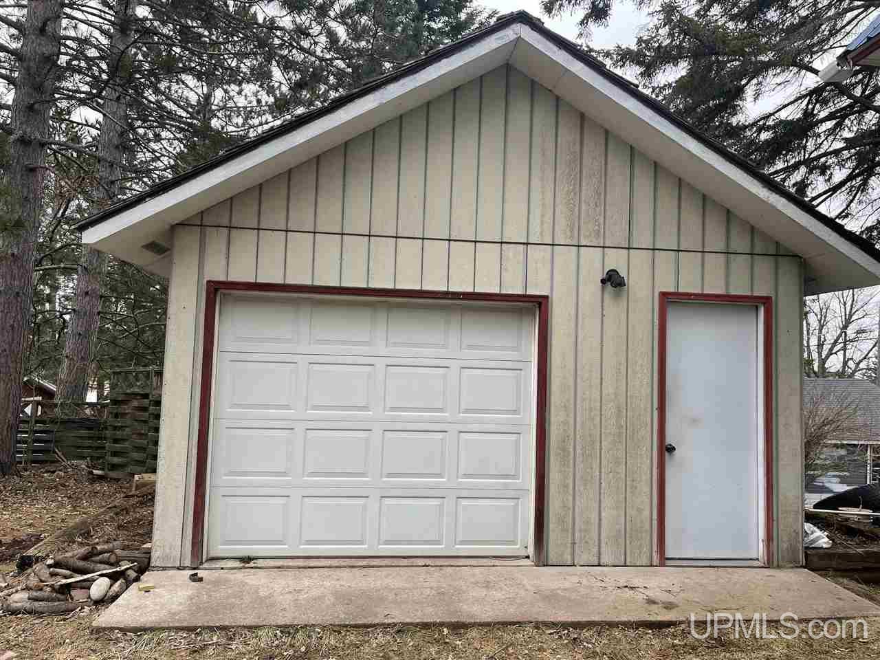 E5147 Sunset Road Ironwood, MI 49938 - Photo 4 of 17