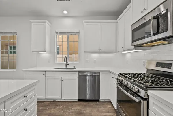 $869,900 | 693 Nile River Drive, Oxnard, CA 93036