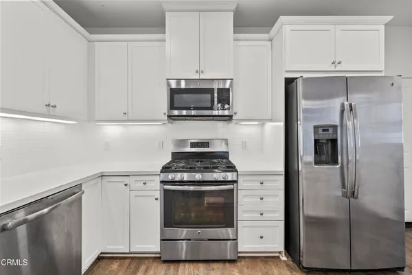 $869,900 | 693 Nile River Drive, Oxnard, CA 93036