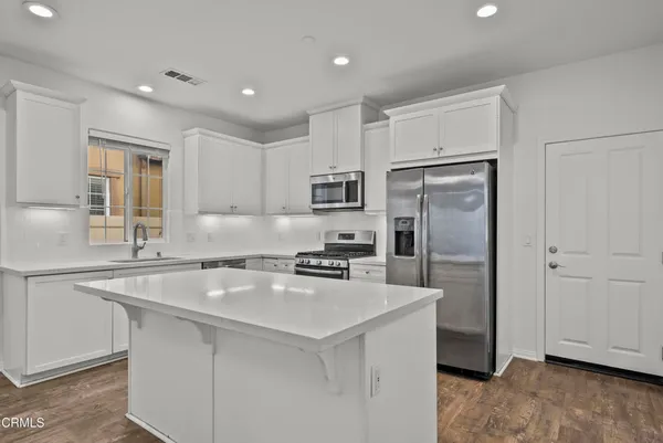 $869,900 | 693 Nile River Drive, Oxnard, CA 93036