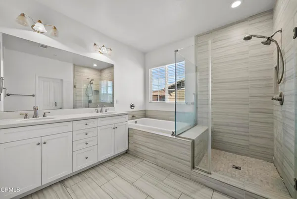 $869,900 | 693 Nile River Drive, Oxnard, CA 93036