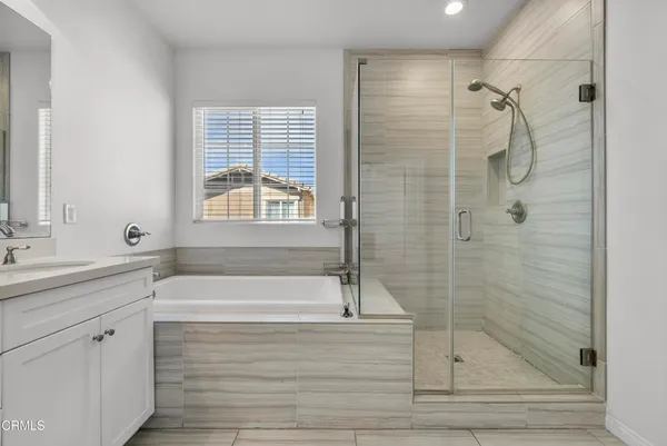 $869,900 | 693 Nile River Drive, Oxnard, CA 93036