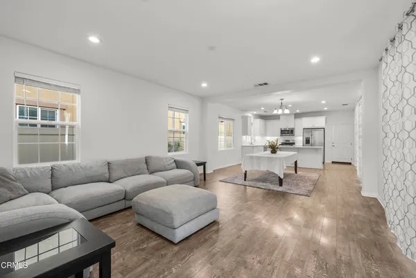 $869,900 | 693 Nile River Drive, Oxnard, CA 93036