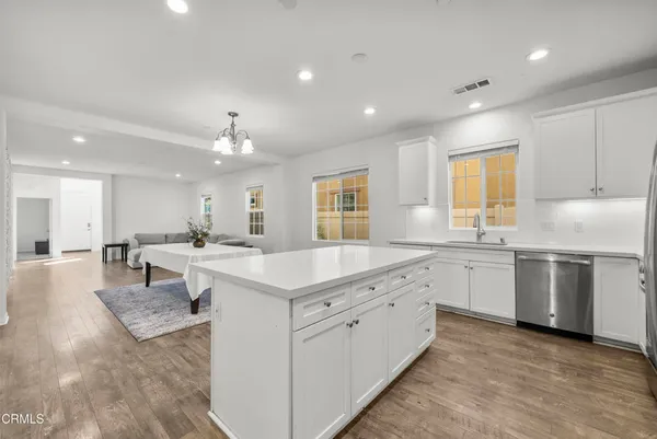 $869,900 | 693 Nile River Drive, Oxnard, CA 93036