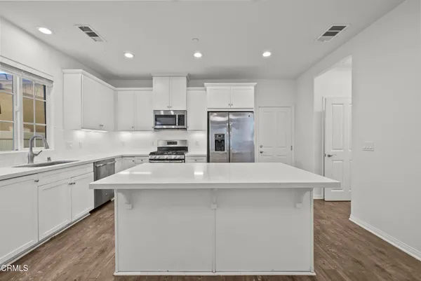 $869,900 | 693 Nile River Drive, Oxnard, CA 93036