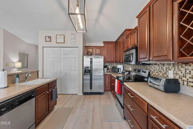 $320,000 | 1009 Narcissus Court, Clayton, NC 27520