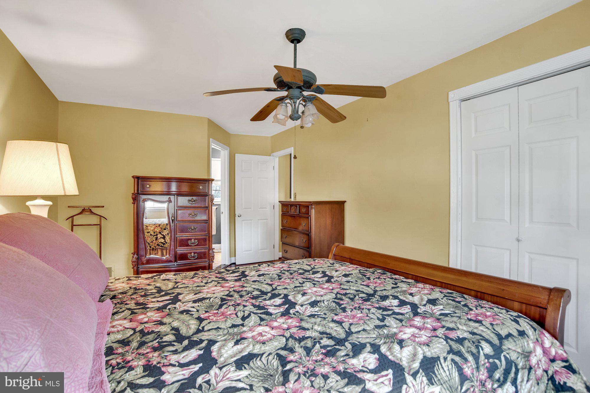 219 Ridgeway Road Catonsville, MD 21228 - Photo 18 of 35 Bedroom w/ full bath