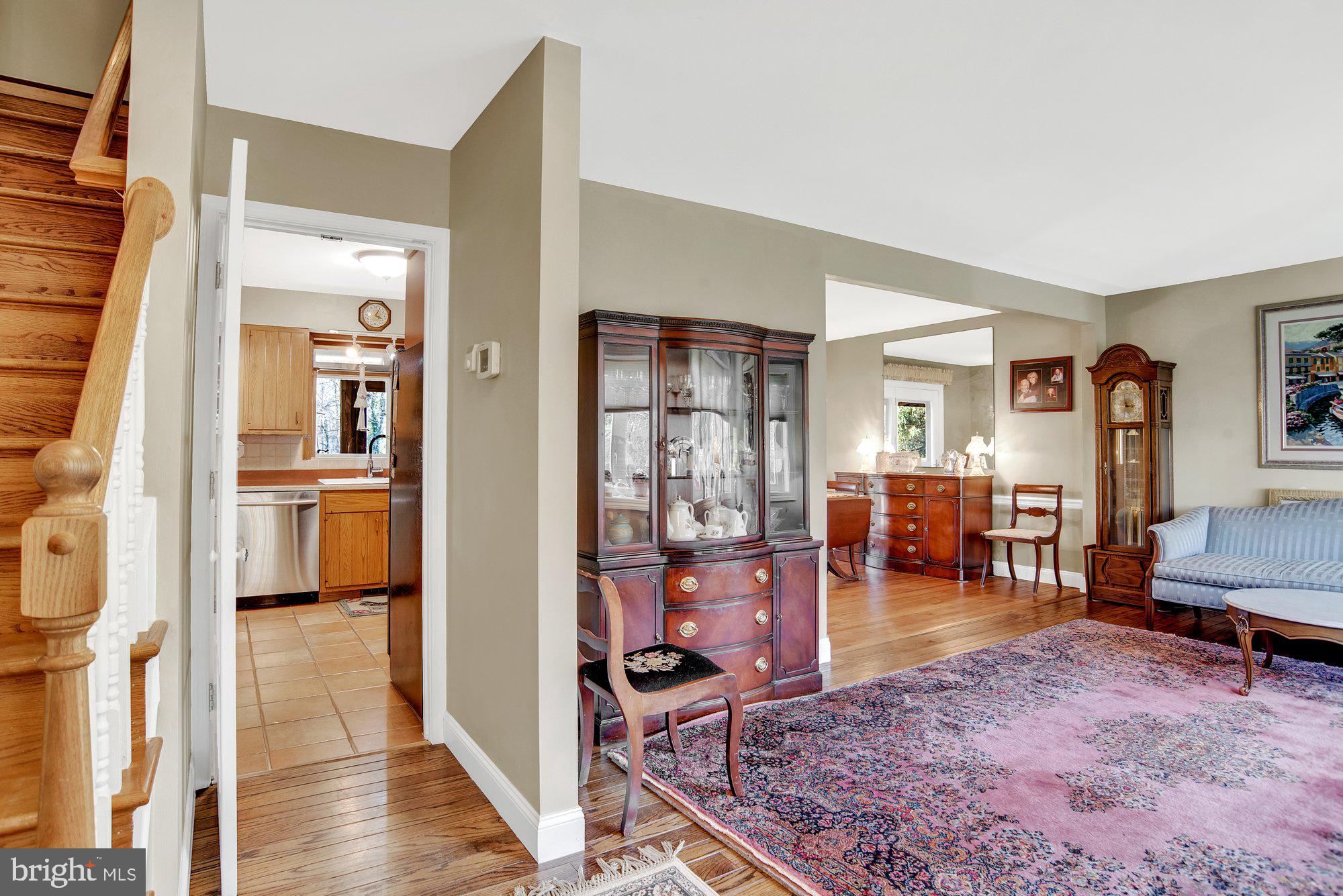 219 Ridgeway Road Catonsville, MD 21228 - Photo 4 of 35 Foyer