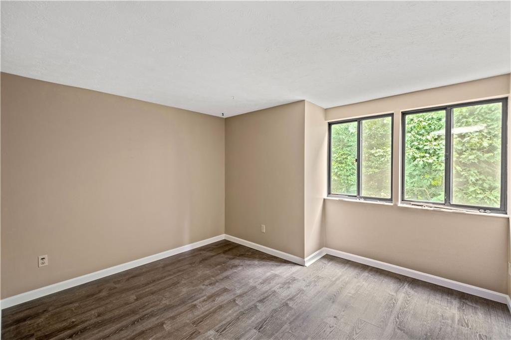 323 Ridge Point Circle, Unit 23 Bridgeville, PA 15017 - Photo 11 of 28 Gallery Image 11