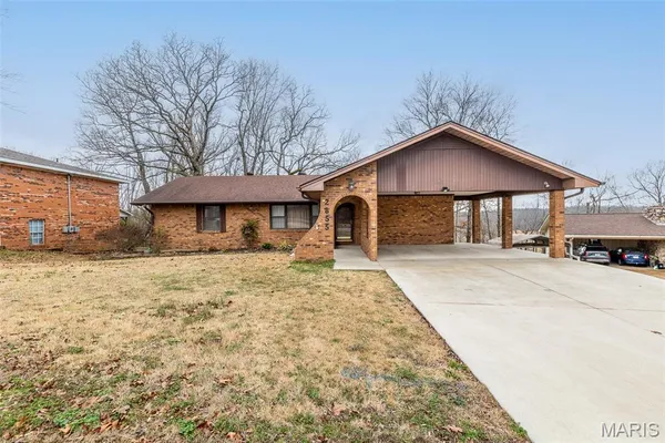 $229,900 | 2855 Lakeside Drive, Poplar Bluff, MO 63901