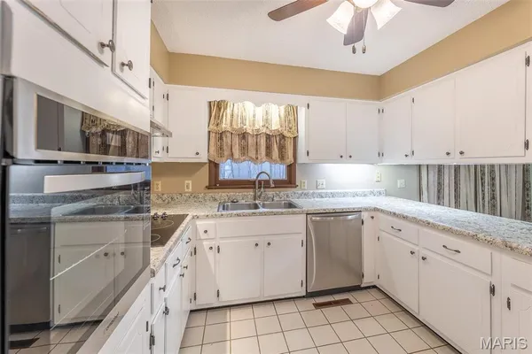 $229,900 | 2855 Lakeside Drive, Poplar Bluff, MO 63901