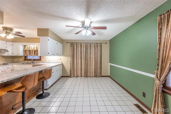 $229,900 | 2855 Lakeside Drive, Poplar Bluff, MO 63901