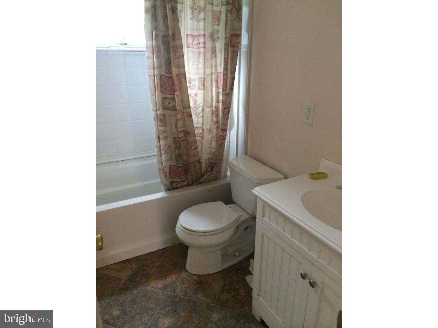27 Augusta Drive Newark, DE 19713 - Photo 10 of 10 Bathroom