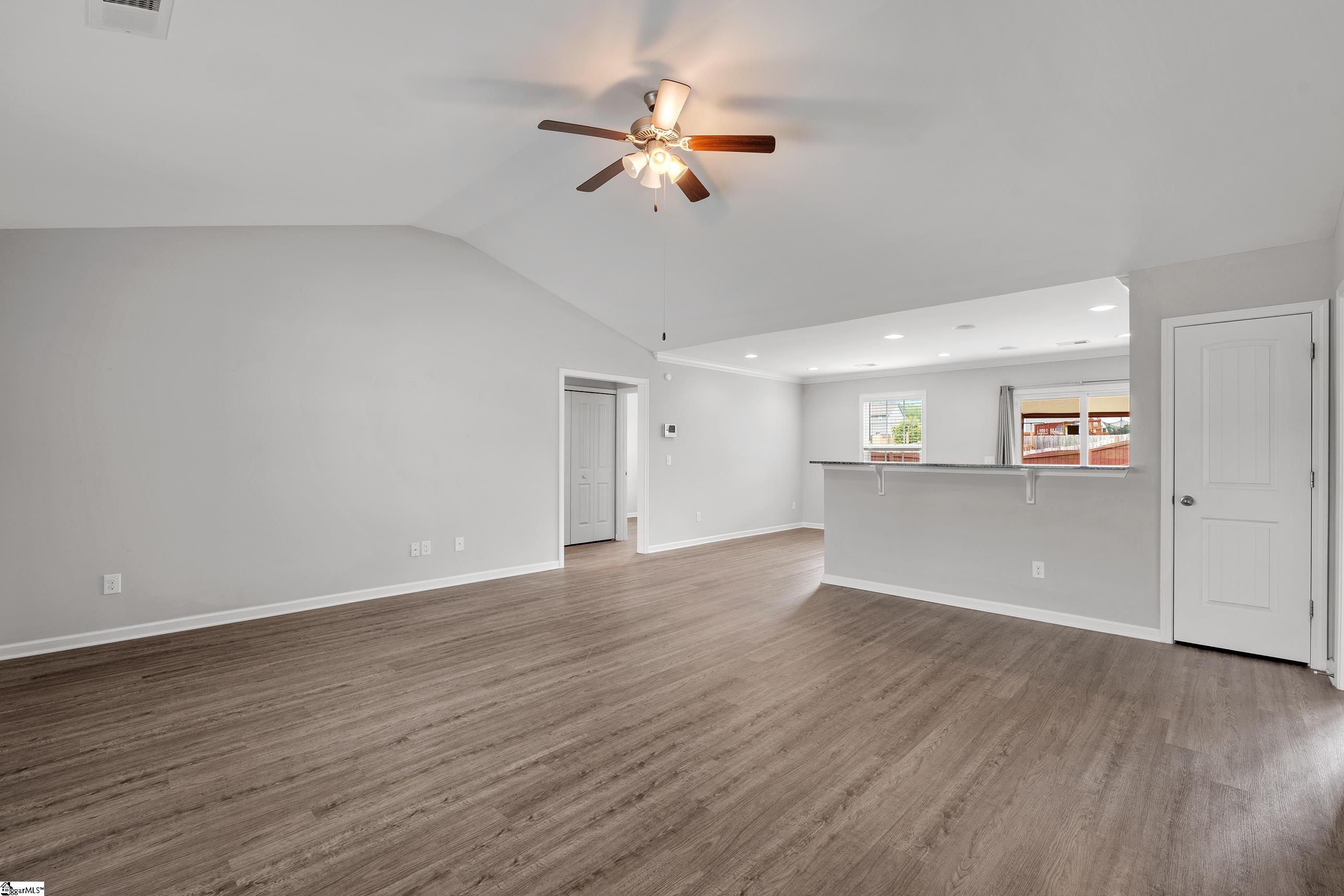 6 Snowy Court Fountain Inn, SC 29644 - Photo 4 of 32 Gallery Image 4
