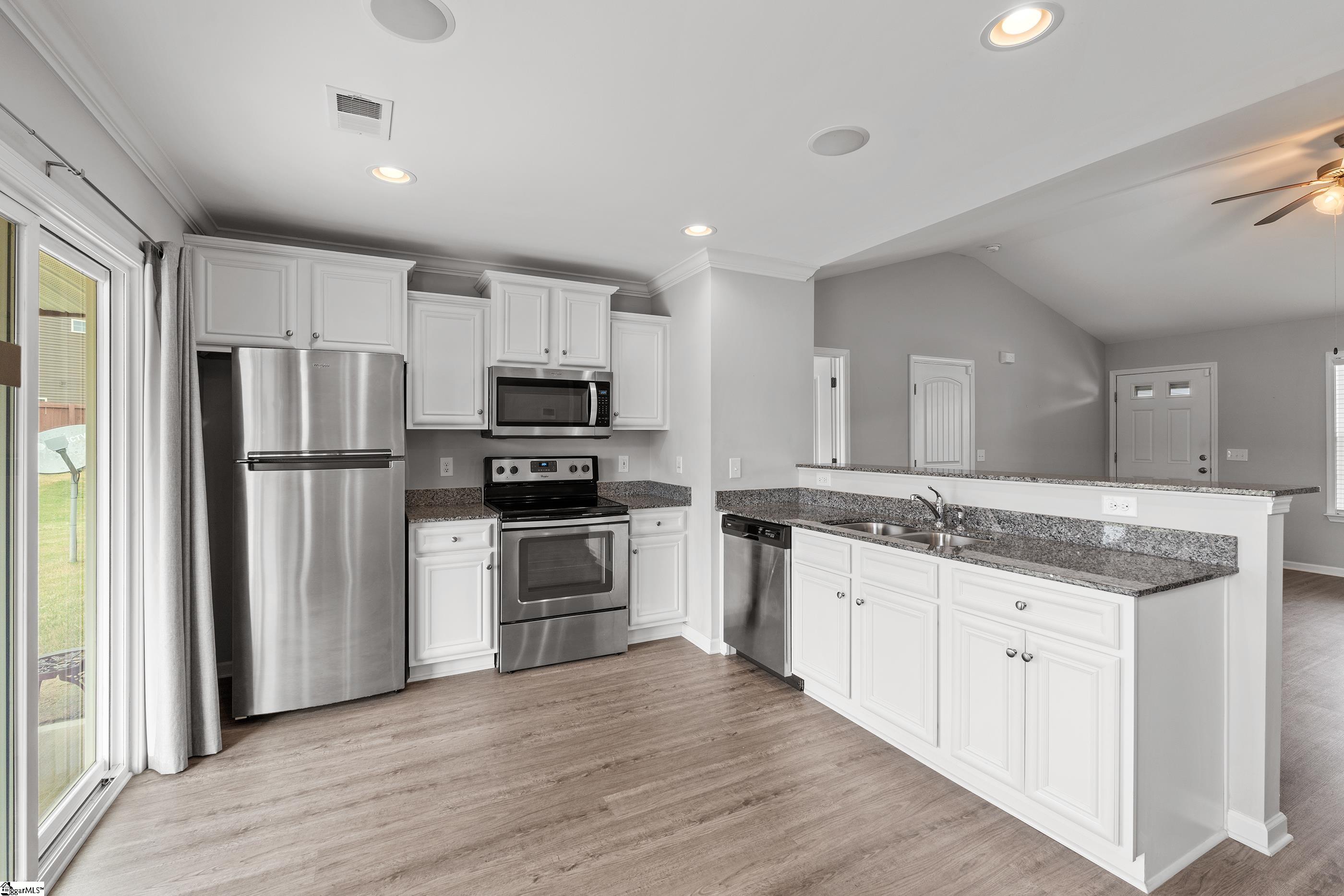 6 Snowy Court Fountain Inn, SC 29644 - Photo 6 of 32 Gallery Image 6