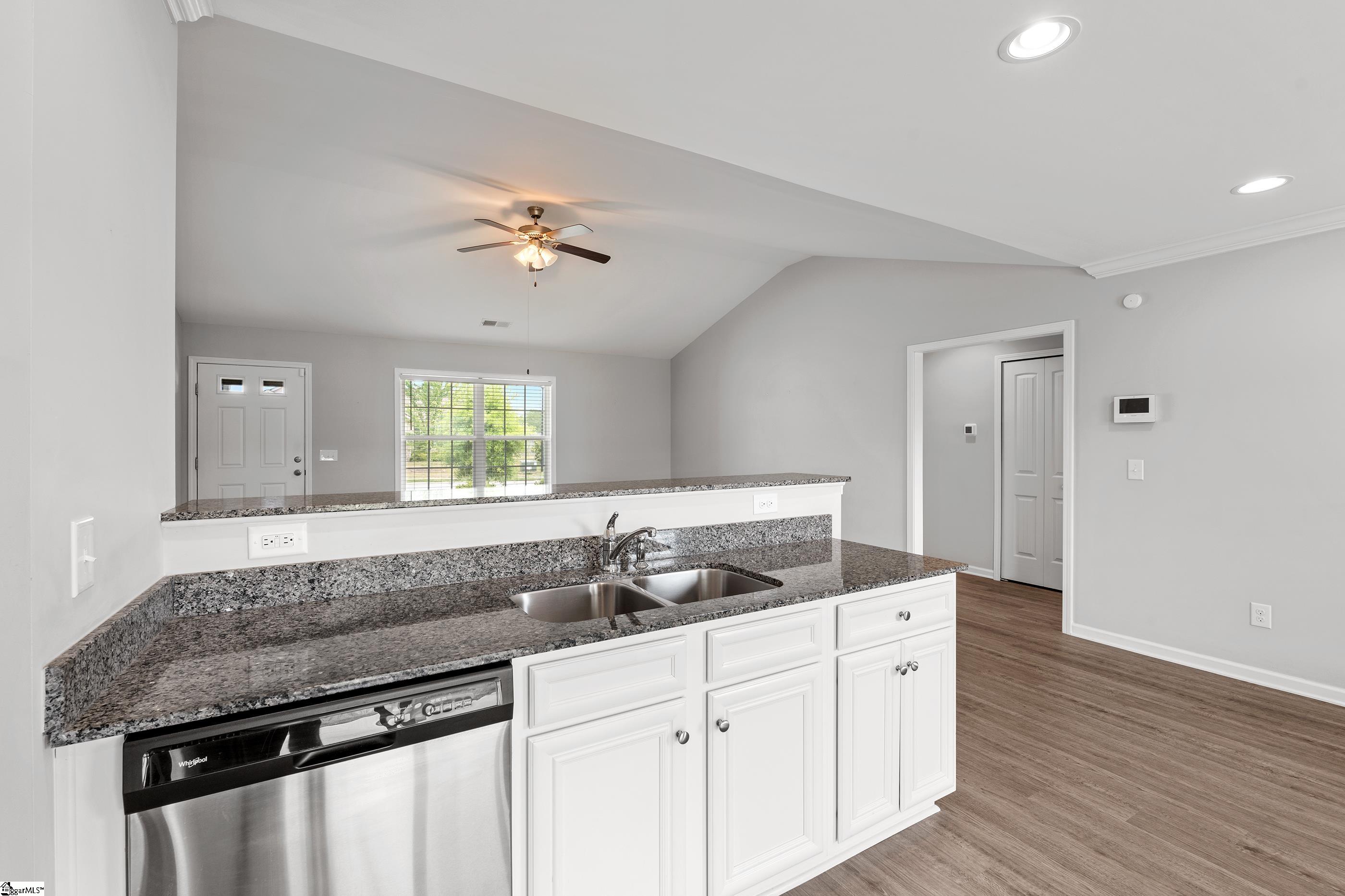 6 Snowy Court Fountain Inn, SC 29644 - Photo 8 of 32 Gallery Image 8