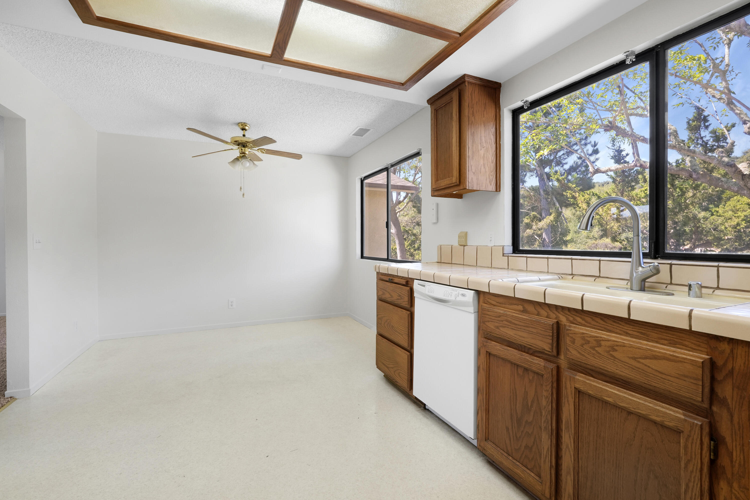 1995 Viborg Road Solvang, CA 93463 - Photo 13 of 29 V13