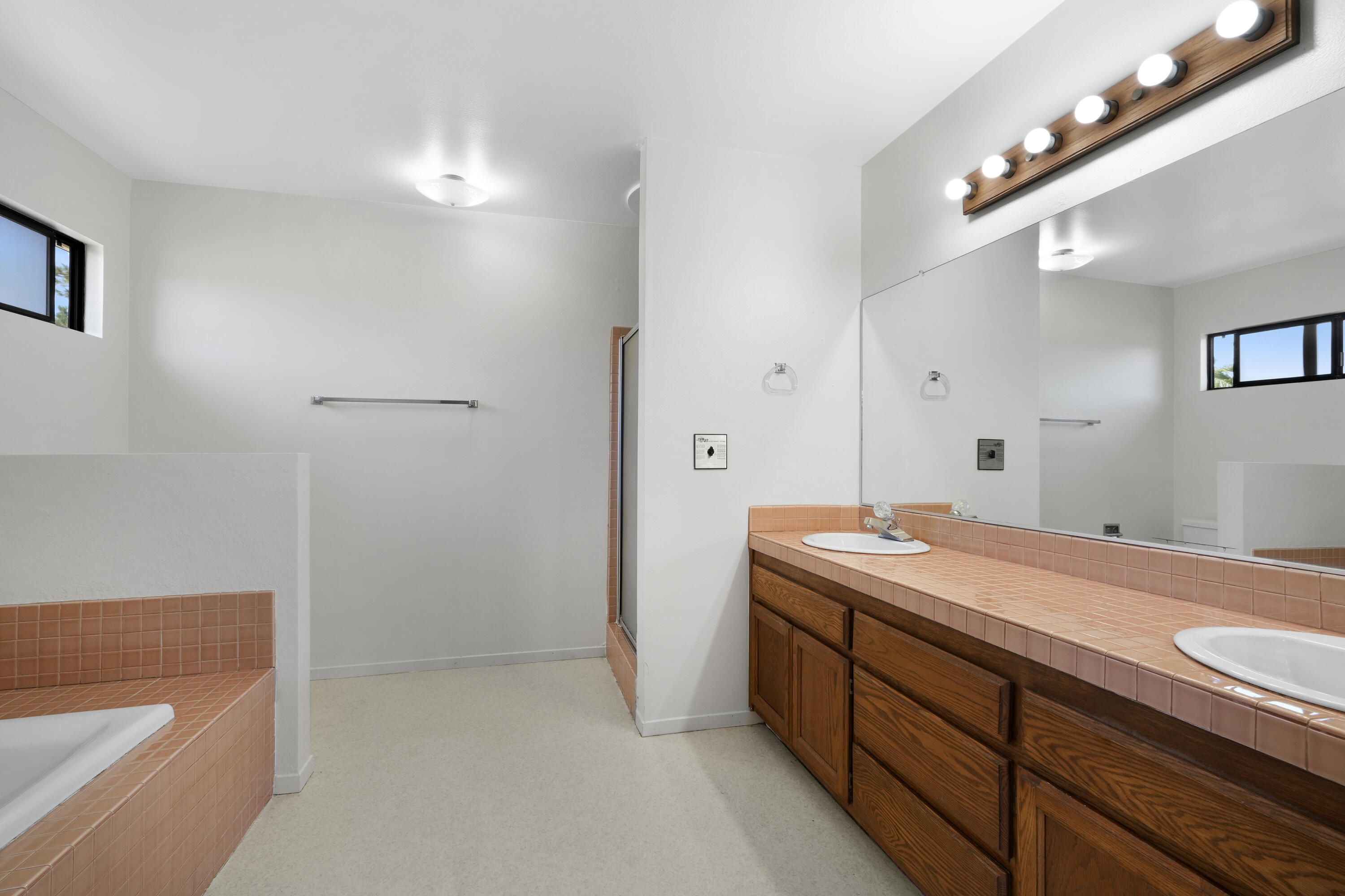 1995 Viborg Road Solvang, CA 93463 - Photo 17 of 29 V17