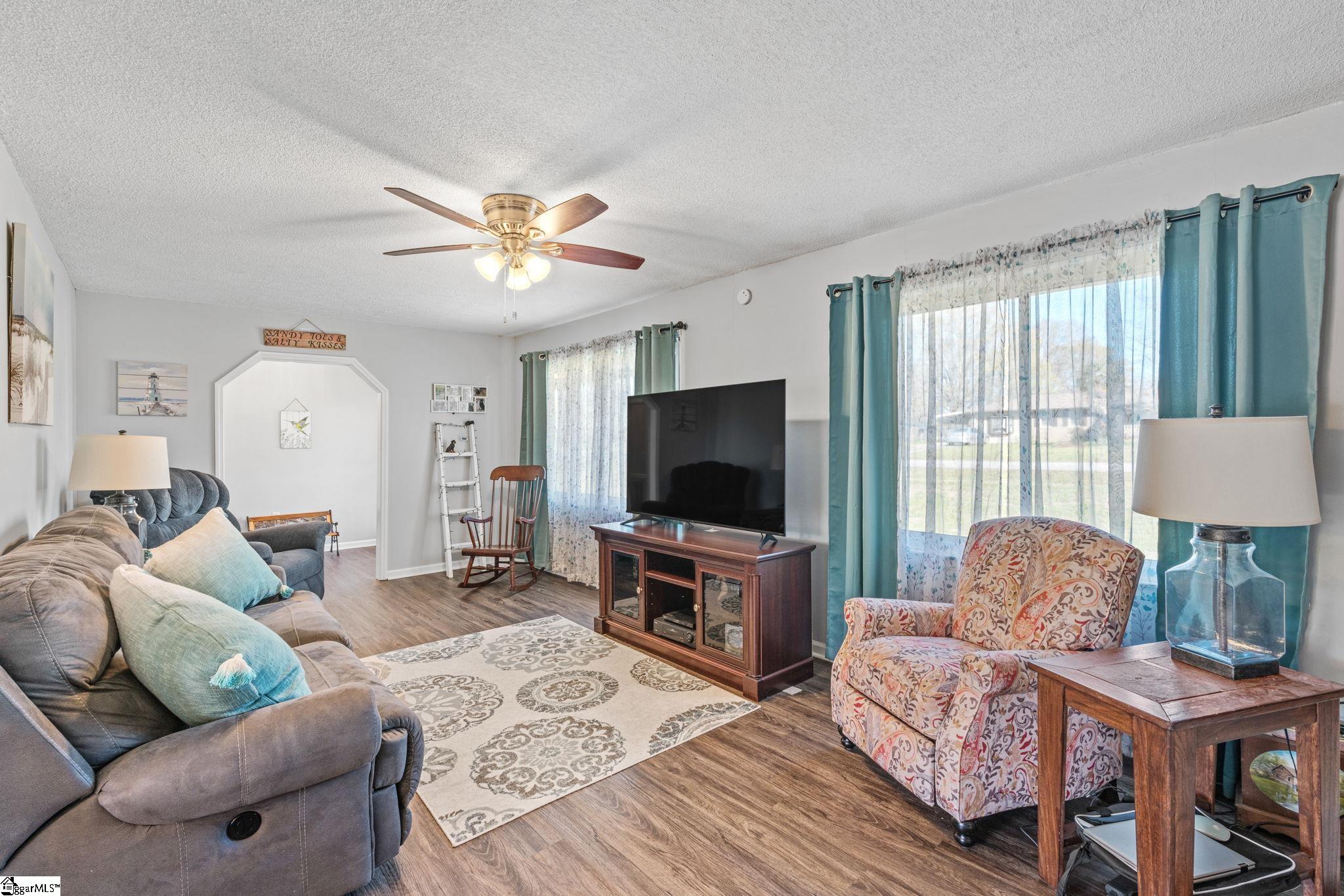 202 Park Road Belton, SC 29627 - Photo 15 of 42 Gallery Image 15