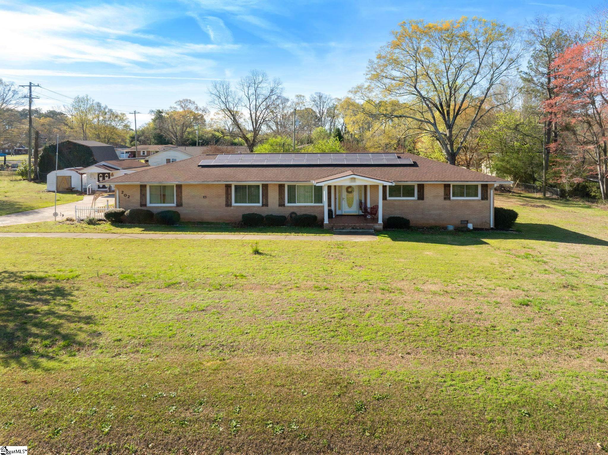 202 Park Road Belton, SC 29627 - Photo 2 of 42 Gallery Image 2