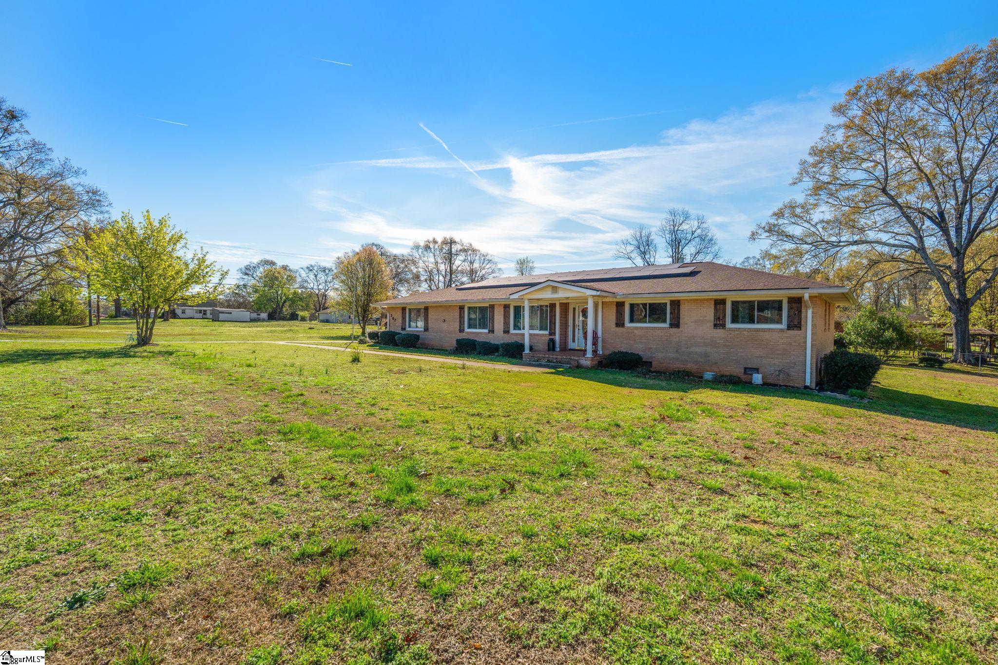 202 Park Road Belton, SC 29627 - Photo 3 of 42 Gallery Image 3