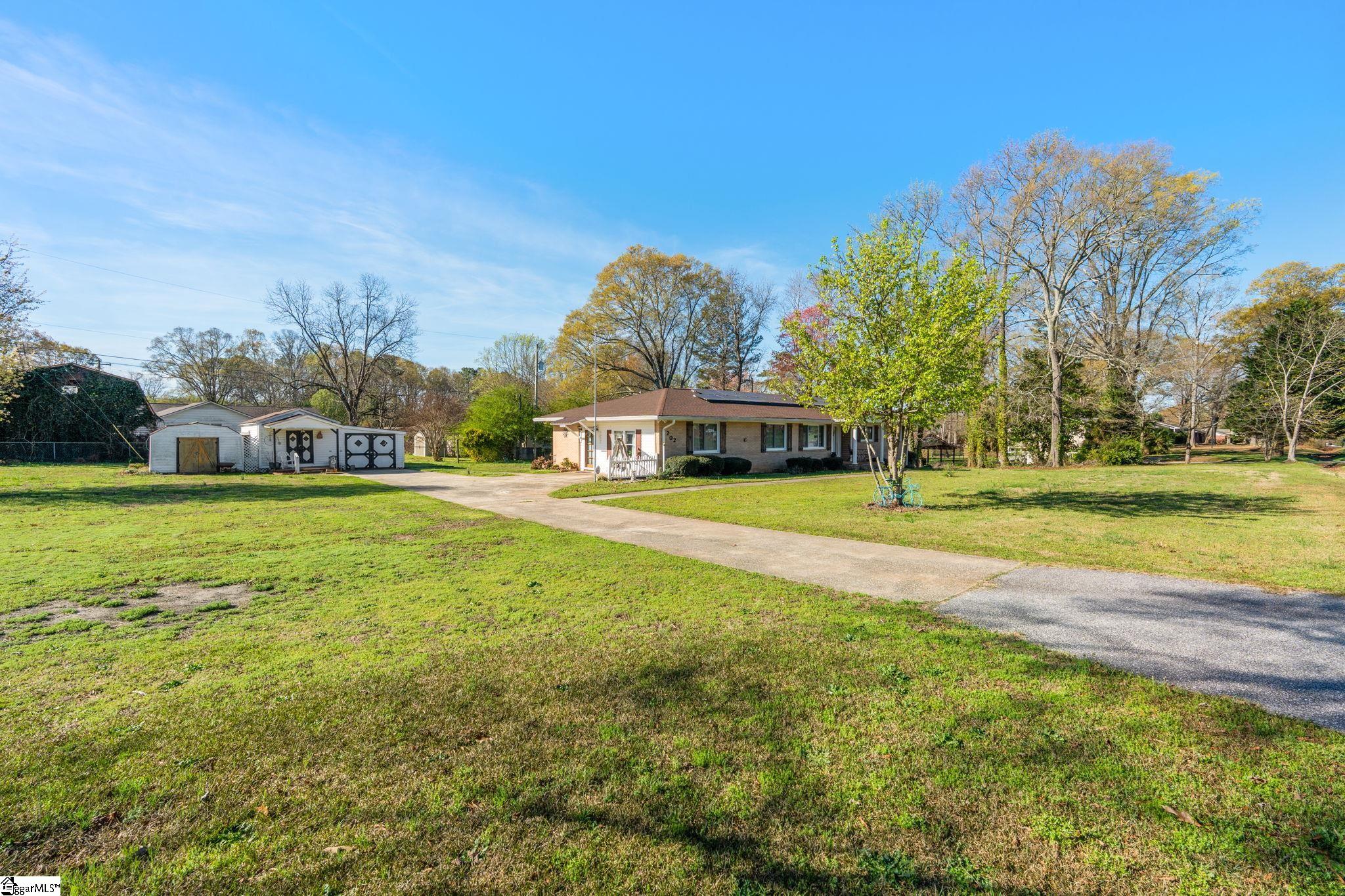202 Park Road Belton, SC 29627 - Photo 4 of 42 Gallery Image 4