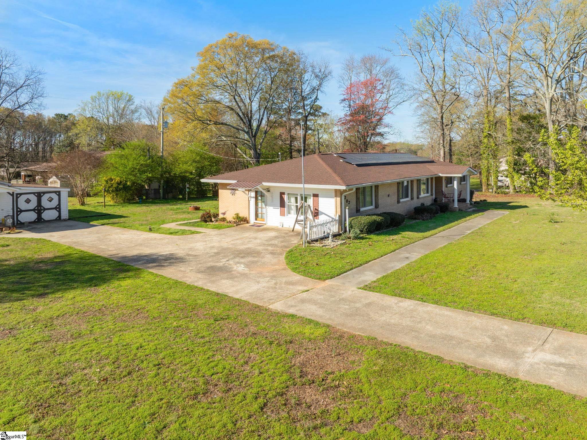 202 Park Road Belton, SC 29627 - Photo 5 of 42 Gallery Image 5