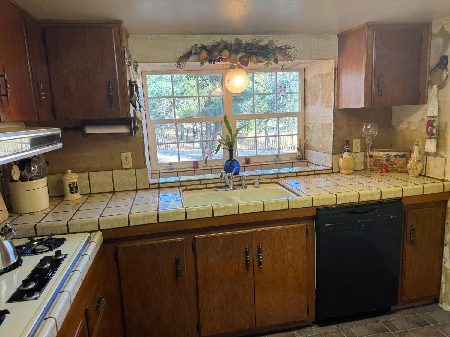 32101 East Trimmer Springs Road Sanger, CA 93657 - Photo 7 of 58 Gallery Image 7