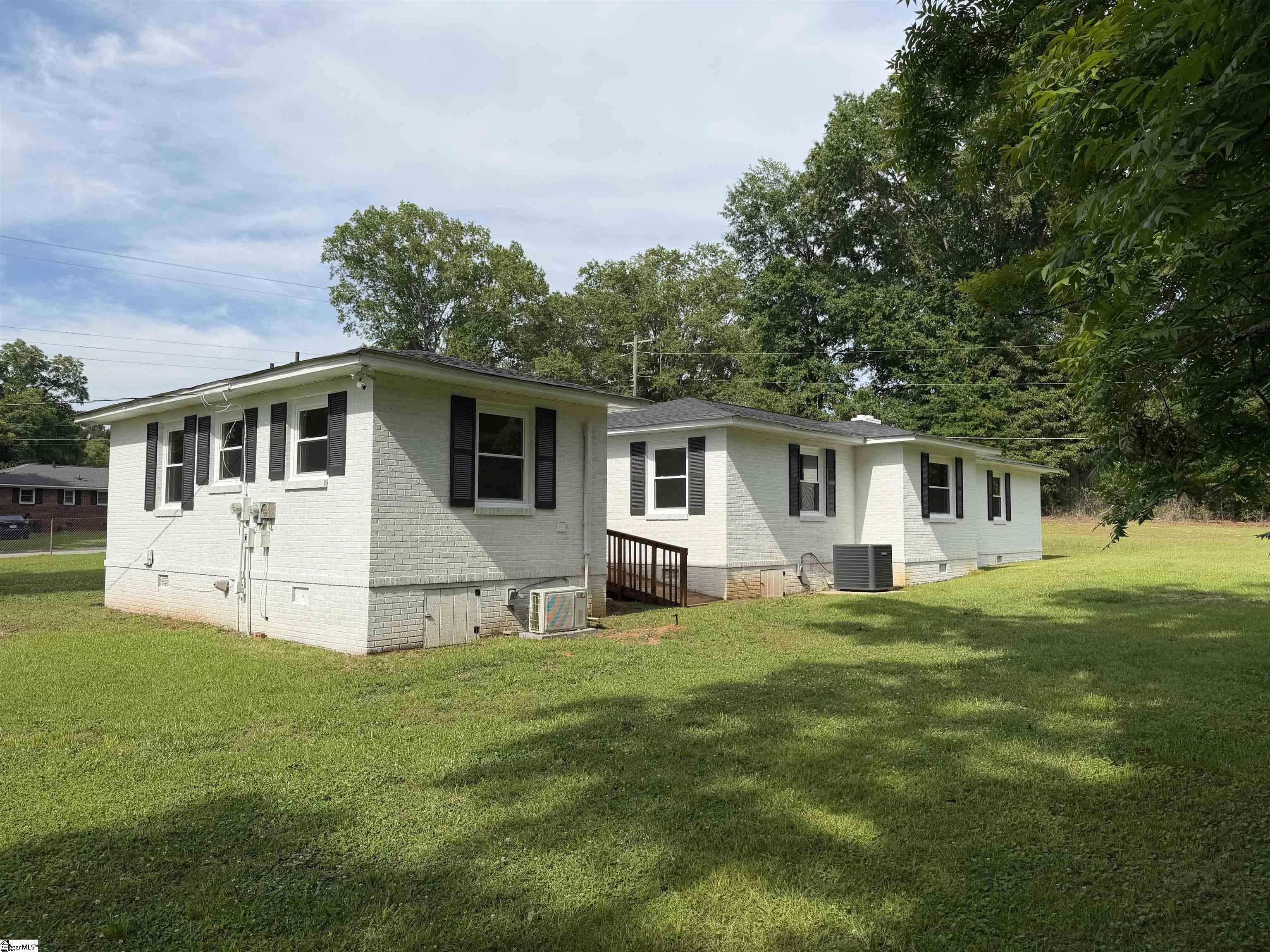 1300 Belhaven Road Anderson, SC 29621 - Photo 4 of 33