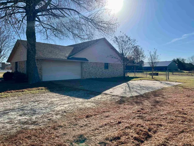 $1,800 | 11313 FM 2868, Flint, TX 75762