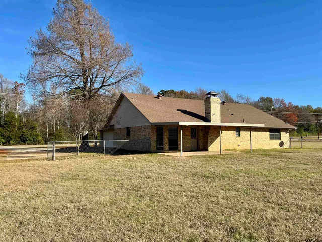 $1,800 | 11313 FM 2868, Flint, TX 75762