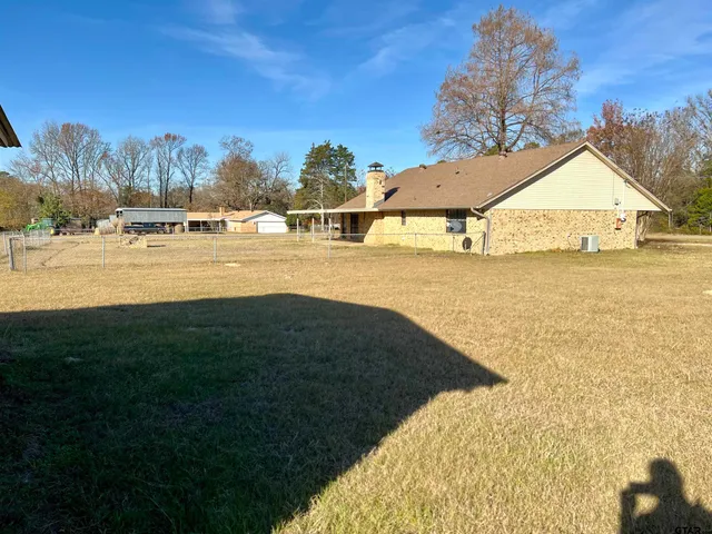 $1,800 | 11313 FM 2868, Flint, TX 75762