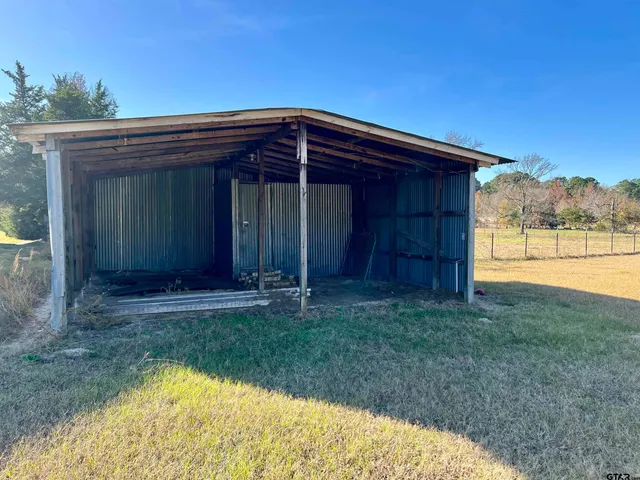 $1,800 | 11313 FM 2868, Flint, TX 75762