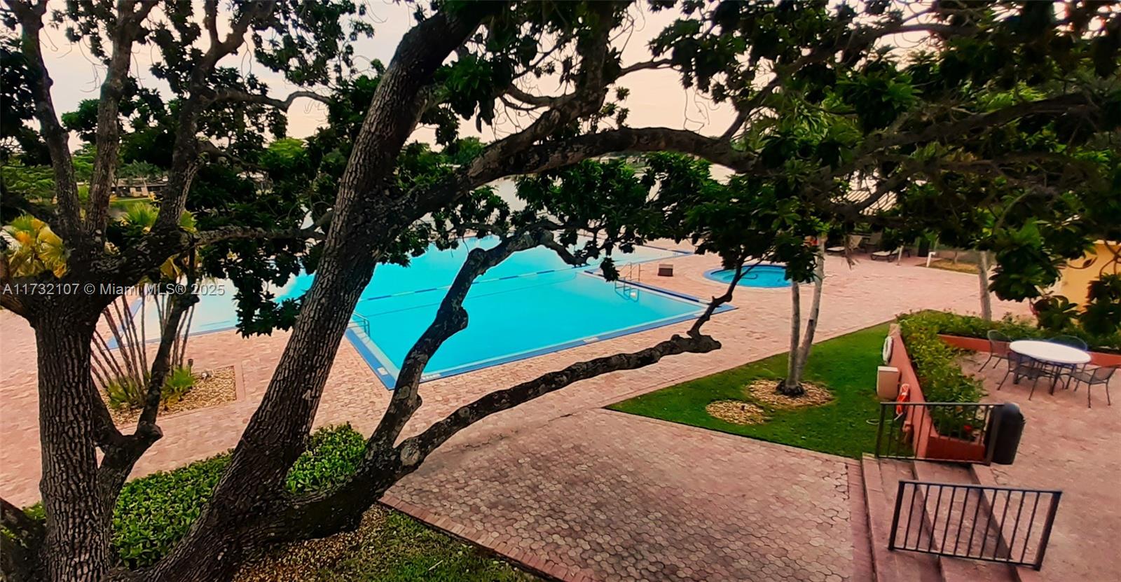 250 Gate Road, Unit 160 Hollywood, FL 33024 - Photo 26 of 33 an outdoor space with seating