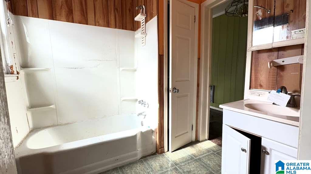 914 18th Way Southwest Birmingham, AL 35211 - Photo 14 of 19