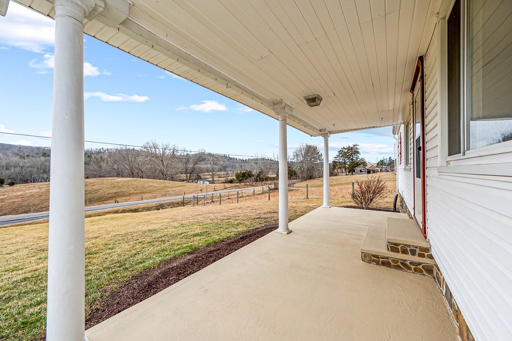 2172 Wilderness Road Bland, VA 24315 - Photo 6 of 73 Gallery Image 6