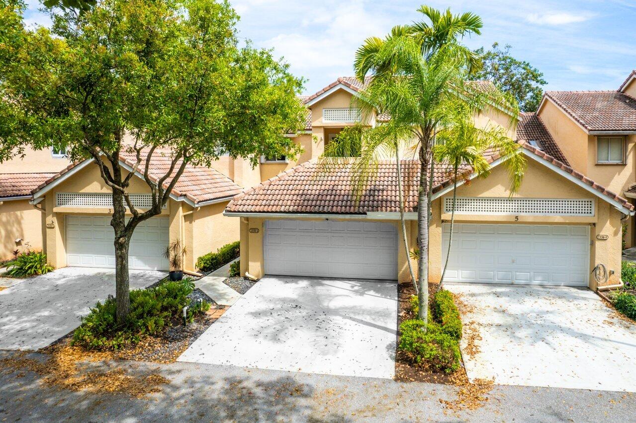 23158 Island View, Unit 4 Boca Raton, FL 33433 - Photo 31 of 40 2 Car Garage + 2 Car Driveway