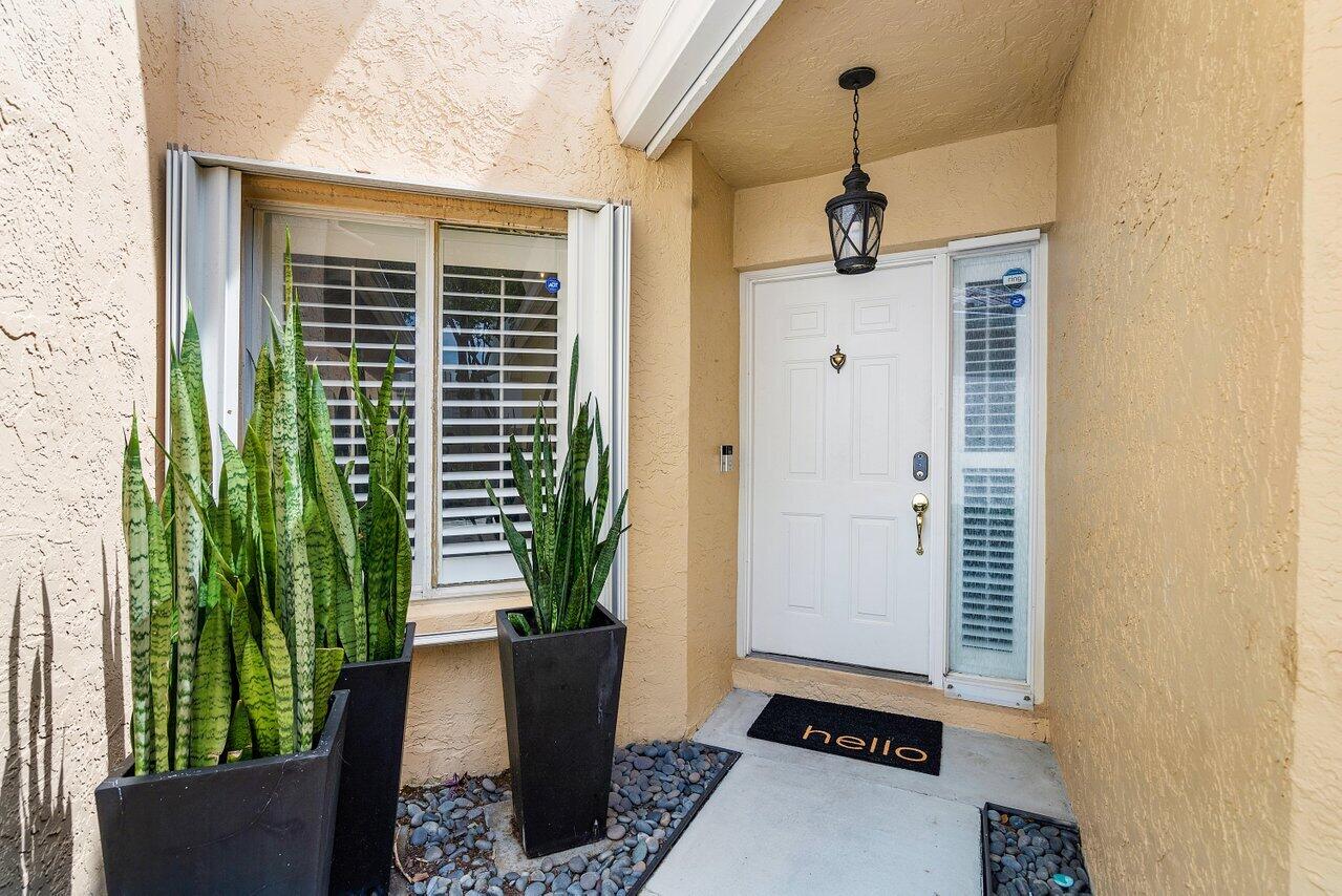 23158 Island View, Unit 4 Boca Raton, FL 33433 - Photo 5 of 40 Prevate Entry