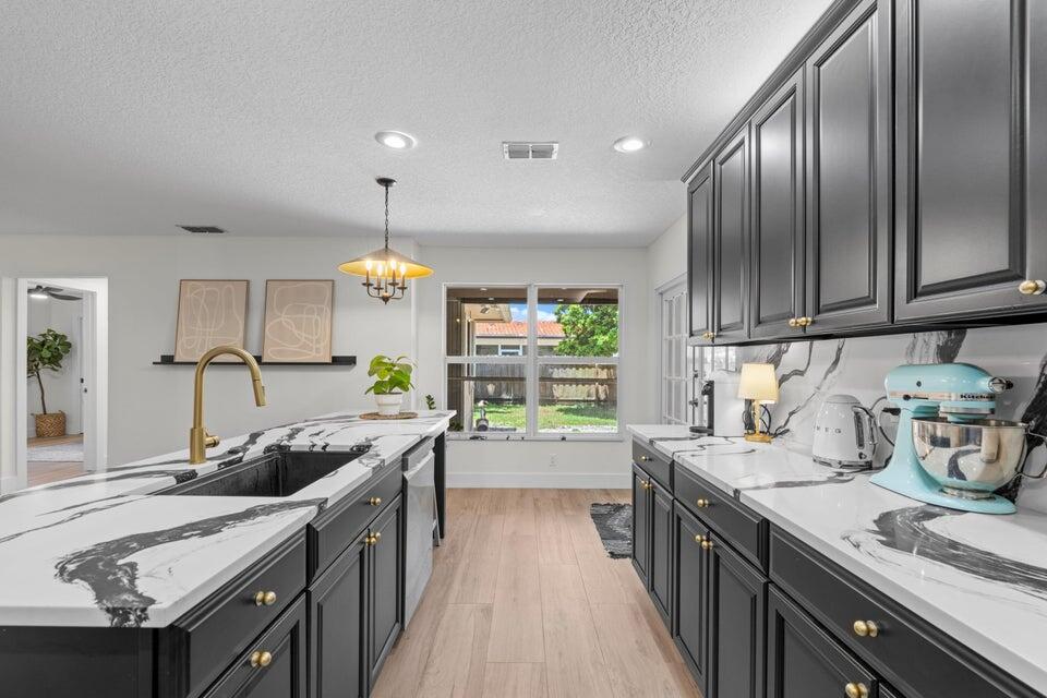 883 Prairie Road West Palm Beach, FL 33406 - Photo 11 of 33 11
