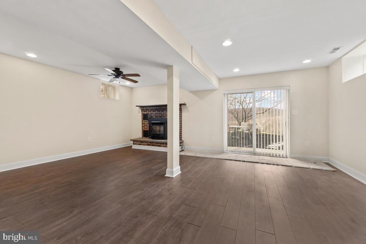 7943 Dollyhyde Road Mount Airy, MD 21771 - Photo 28 of 57 FR SGD Walkout to small Patio area