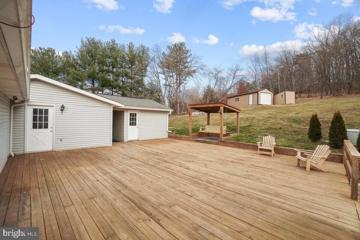 7943 Dollyhyde Road Mount Airy, MD 21771 - Photo 34 of 57 31' x 30' Treated Deck