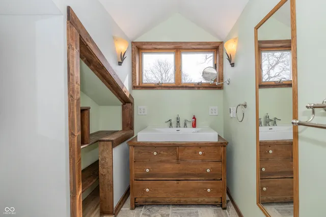 $337,400 | 241 South Walnut Street, Jamestown, IN 46147