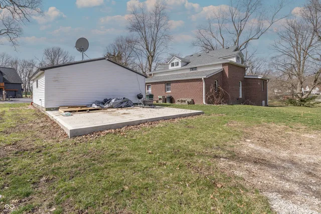 $337,400 | 241 South Walnut Street, Jamestown, IN 46147