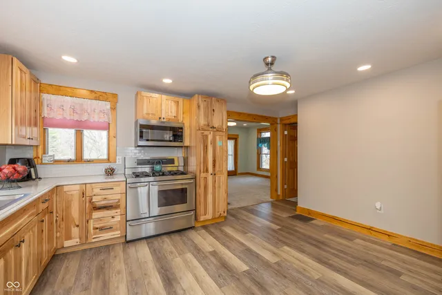 $337,400 | 241 South Walnut Street, Jamestown, IN 46147