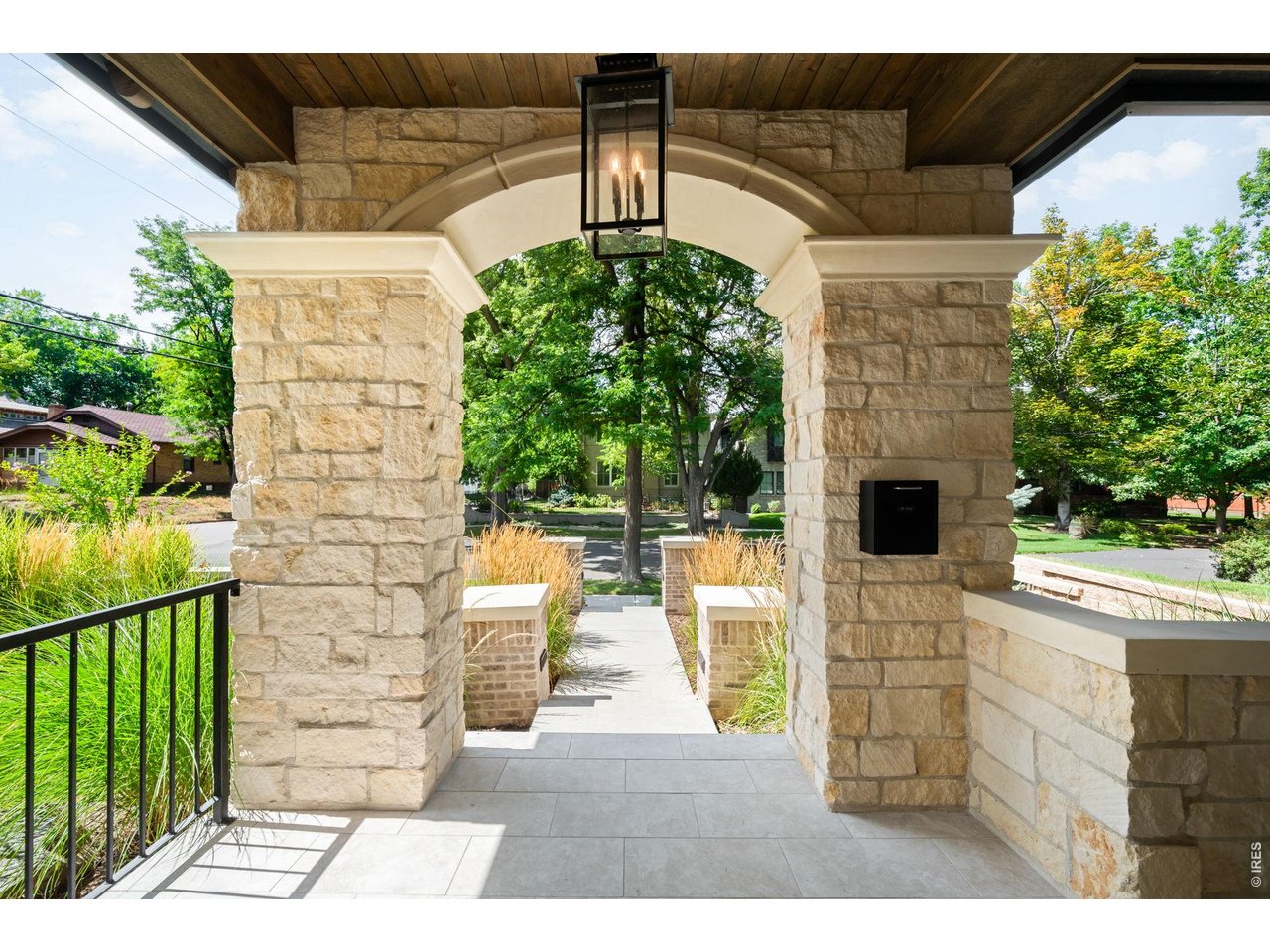 1296 South York Street Denver, CO 80210 - Photo 4 of 49