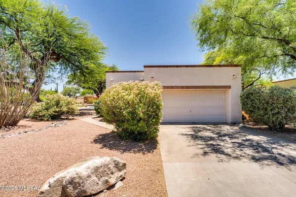$575,000 | 5560 Miles Circle, Tucson, AZ 85712