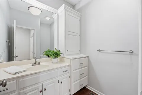 $410,000 | 2440 West 137th Place, Leawood, KS 66224