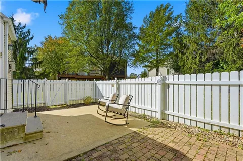 $410,000 | 2440 West 137th Place, Leawood, KS 66224