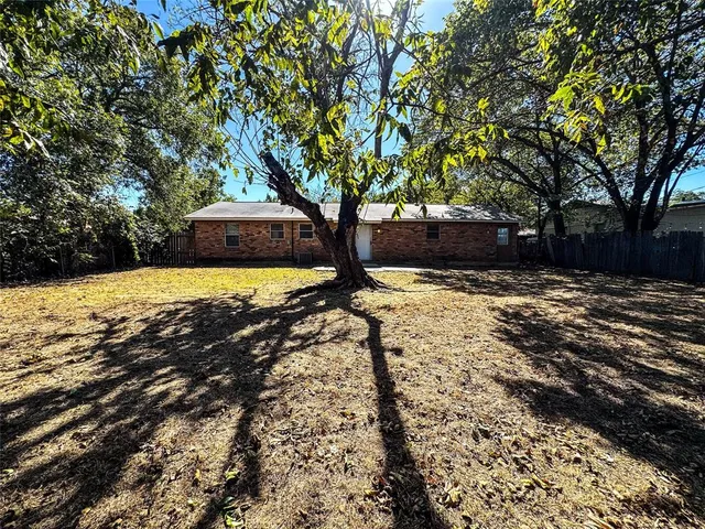 $1,695 | 302 Bowles Court, Kennedale, TX 76060