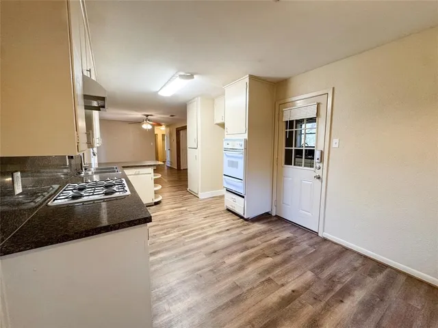 $1,695 | 302 Bowles Court, Kennedale, TX 76060